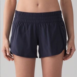 lulu lemon tracker V shorts navy blue